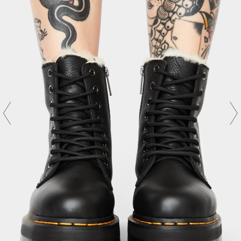 NEW DR MARTENS FUR-LINED JADON 8 EYE BOOTS - Picture 3 of 12